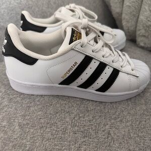 Adidas Superstar Unisex Sneakers w/Box- USED ONCE